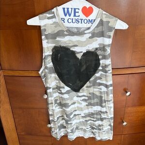 Evereve Camo Heart women’s Tank Top size xl
